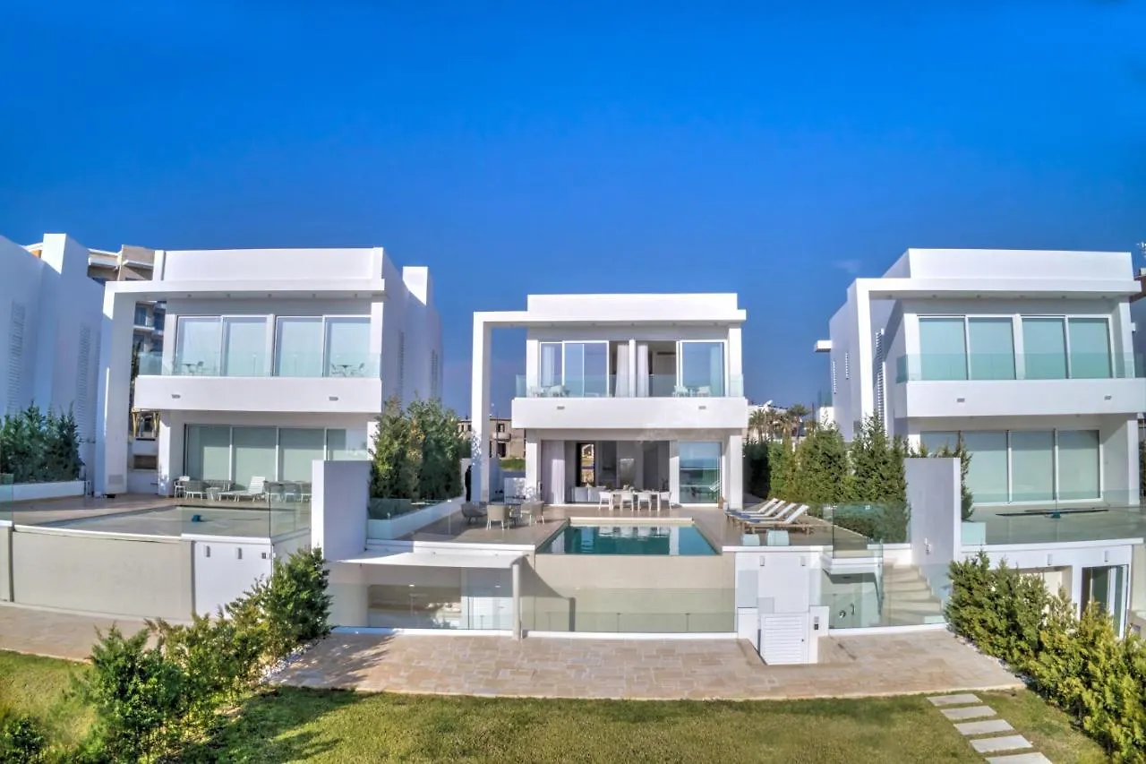 Blue Waves Beachfront Villa Protaras 0*,