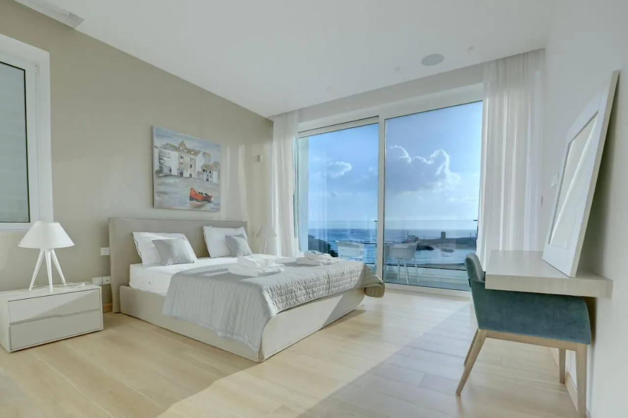 Vila Blue Waves Beachfront Protaras Kypr