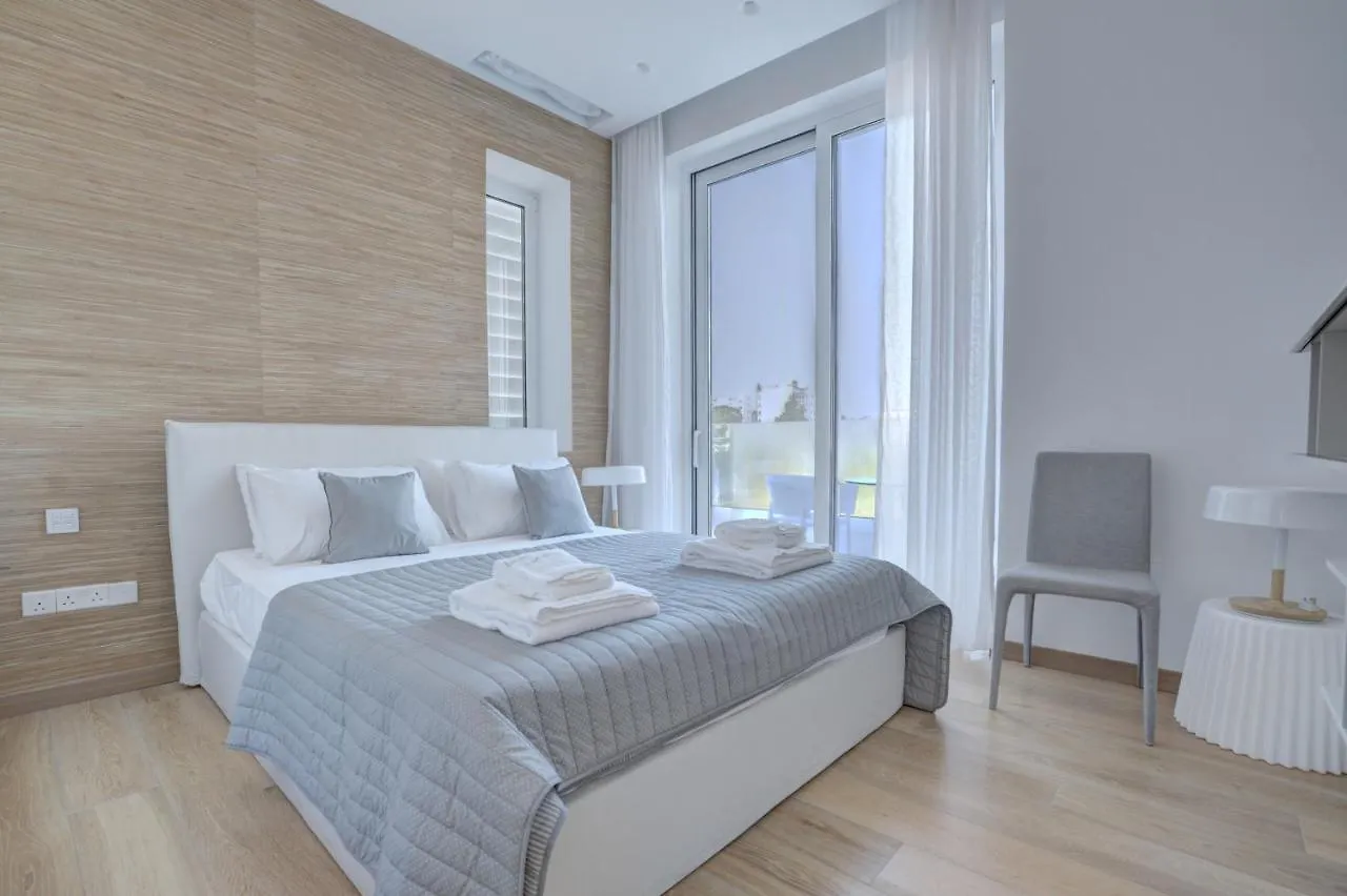 Vila Blue Waves Beachfront Protaras Kypr
