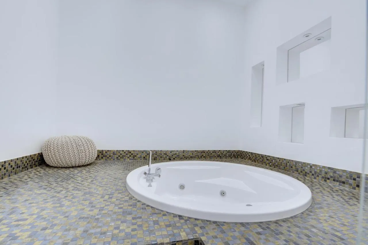 Vila Blue Waves Beachfront Protaras 0*,  Kypr